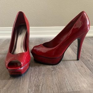 Red Pumps